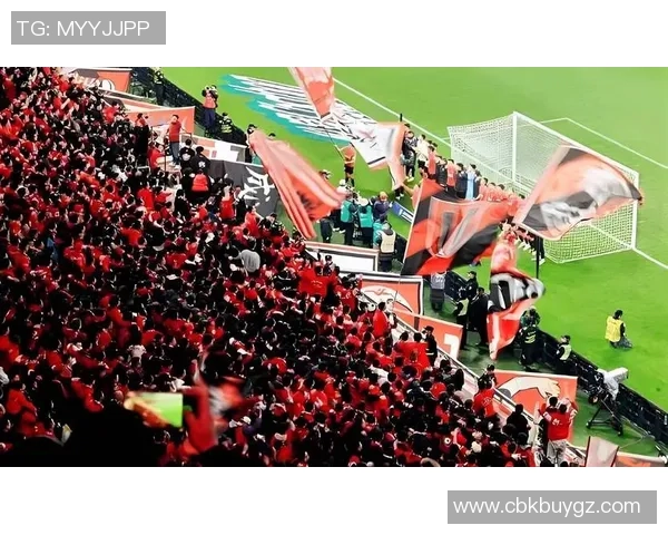 展博化身足球巨星精彩模仿秀引发热议球迷热情高涨